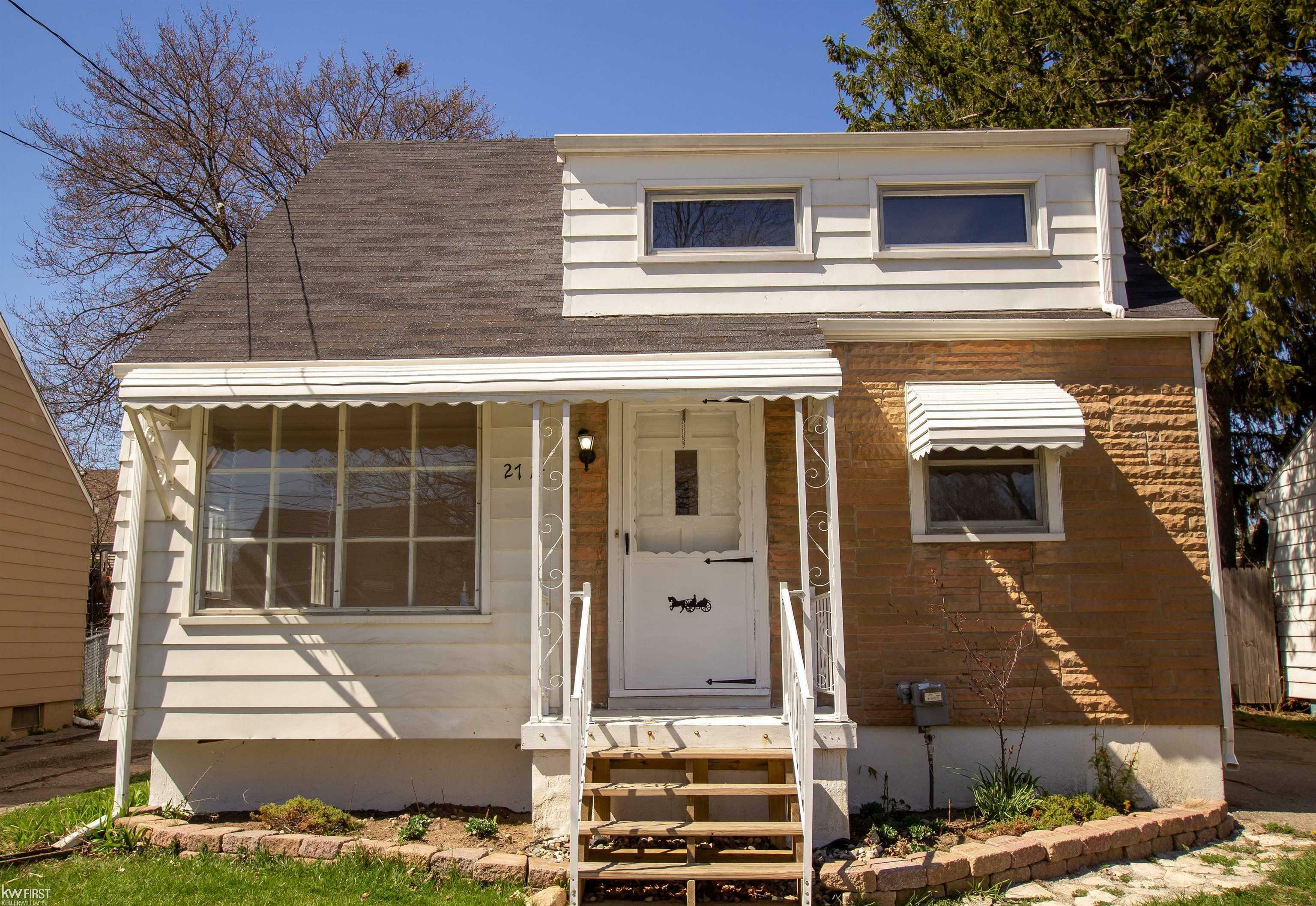 Property Photo:  2714 Yale Street  MI 48503 