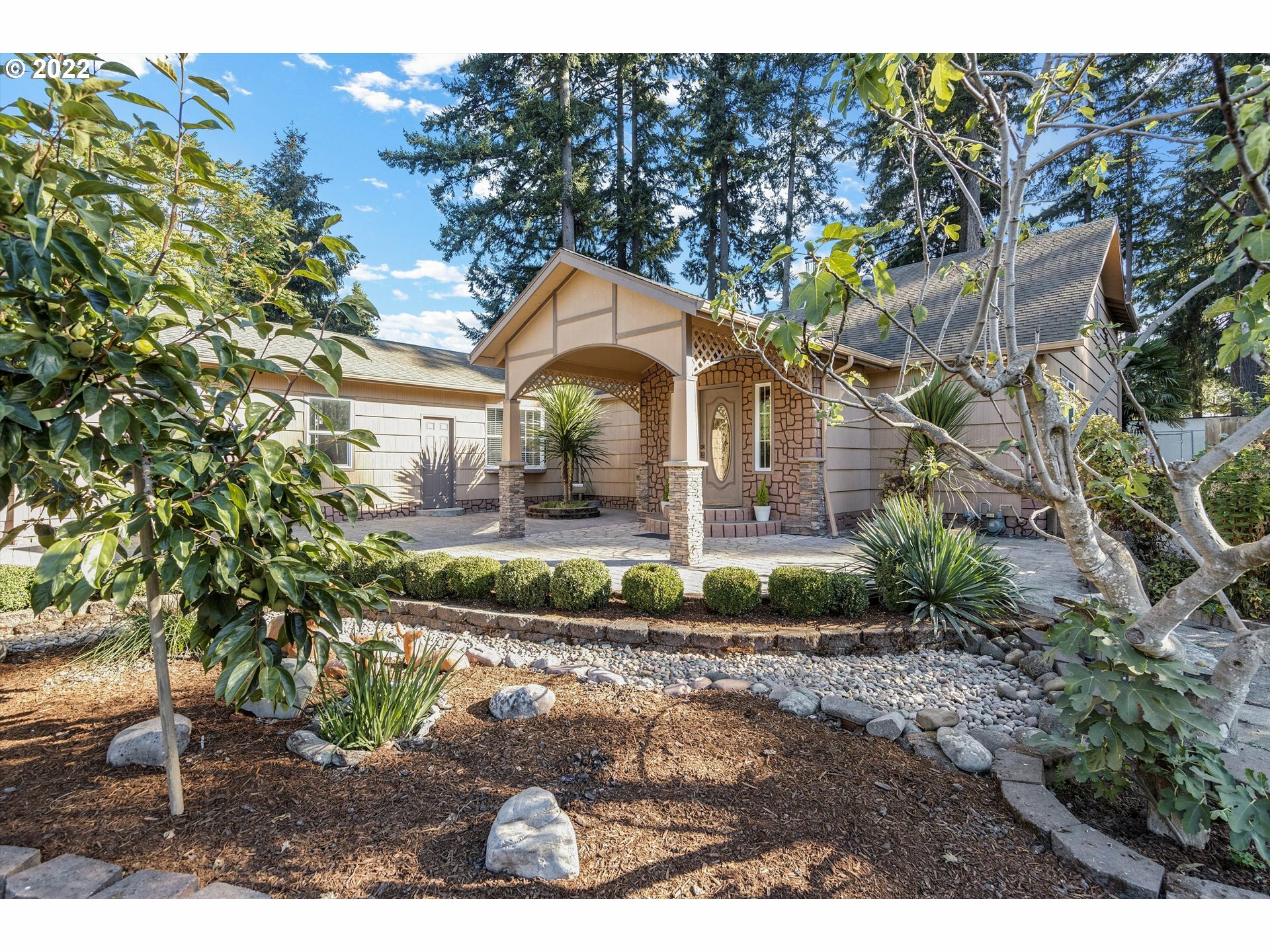Property Photo: 11124 SE Wood Ave OR 97222