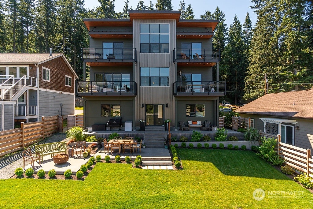 Property Photo:  1447 Elm Place  WA 98249 