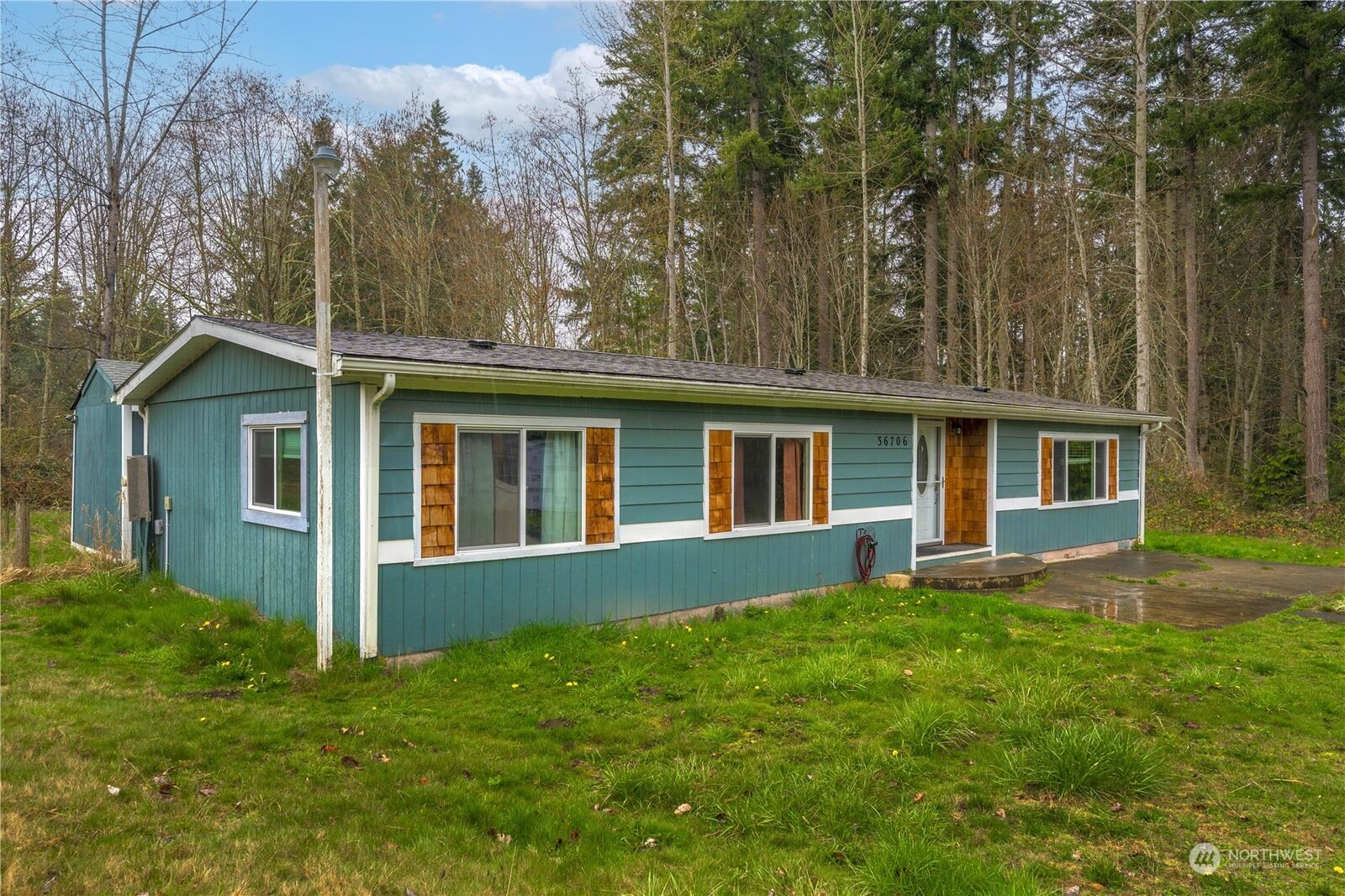 Property Photo: 36706 Meridian E WA 98328