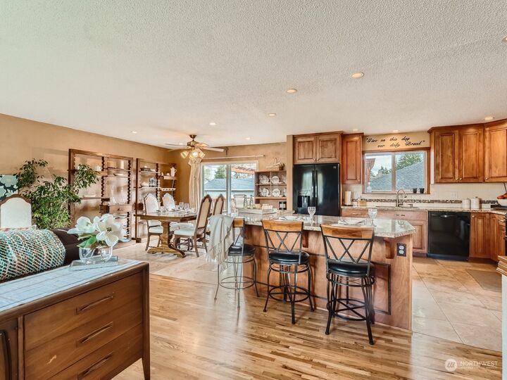 Property Photo:  1350 S Woodlawn Street  WA 98465 