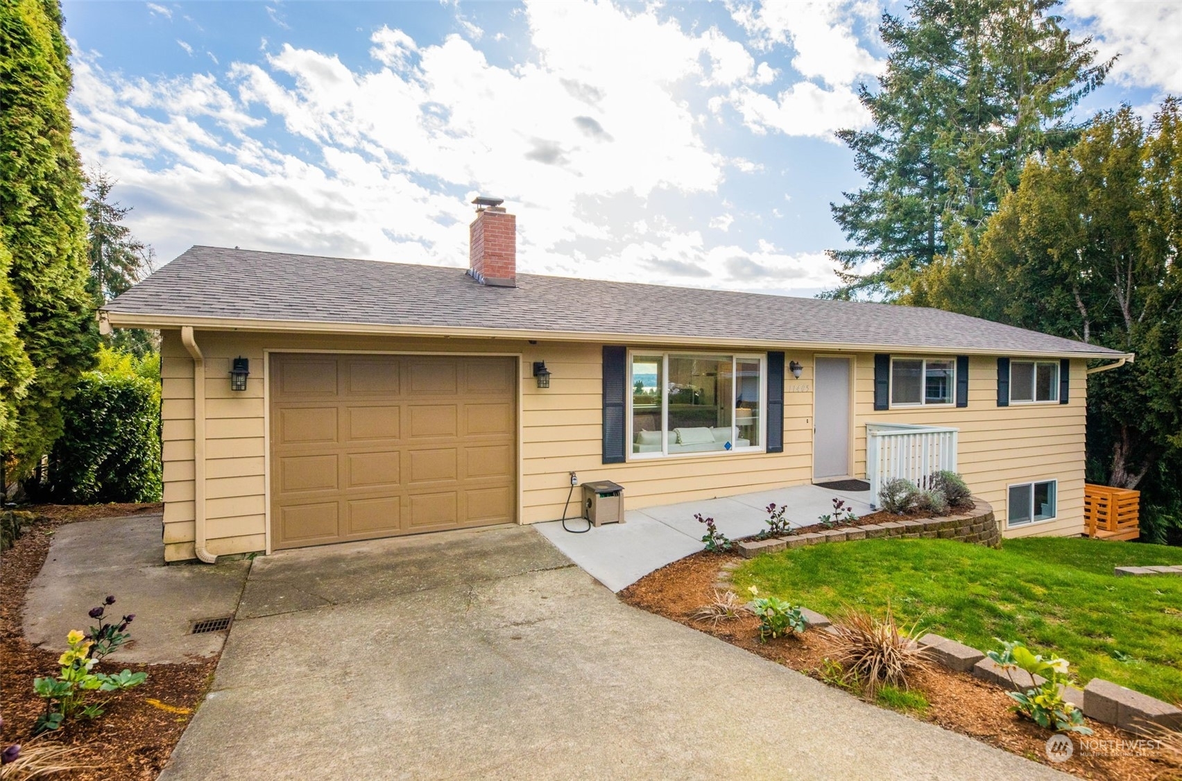 Property Photo:  11405 SE 86th Street  WA 98056 