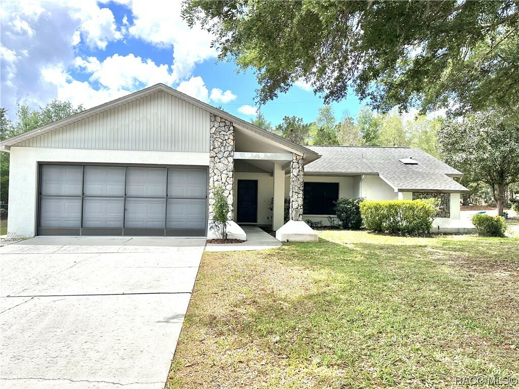 Property Photo:  5088 W Mapleleaf Court  FL 34461 