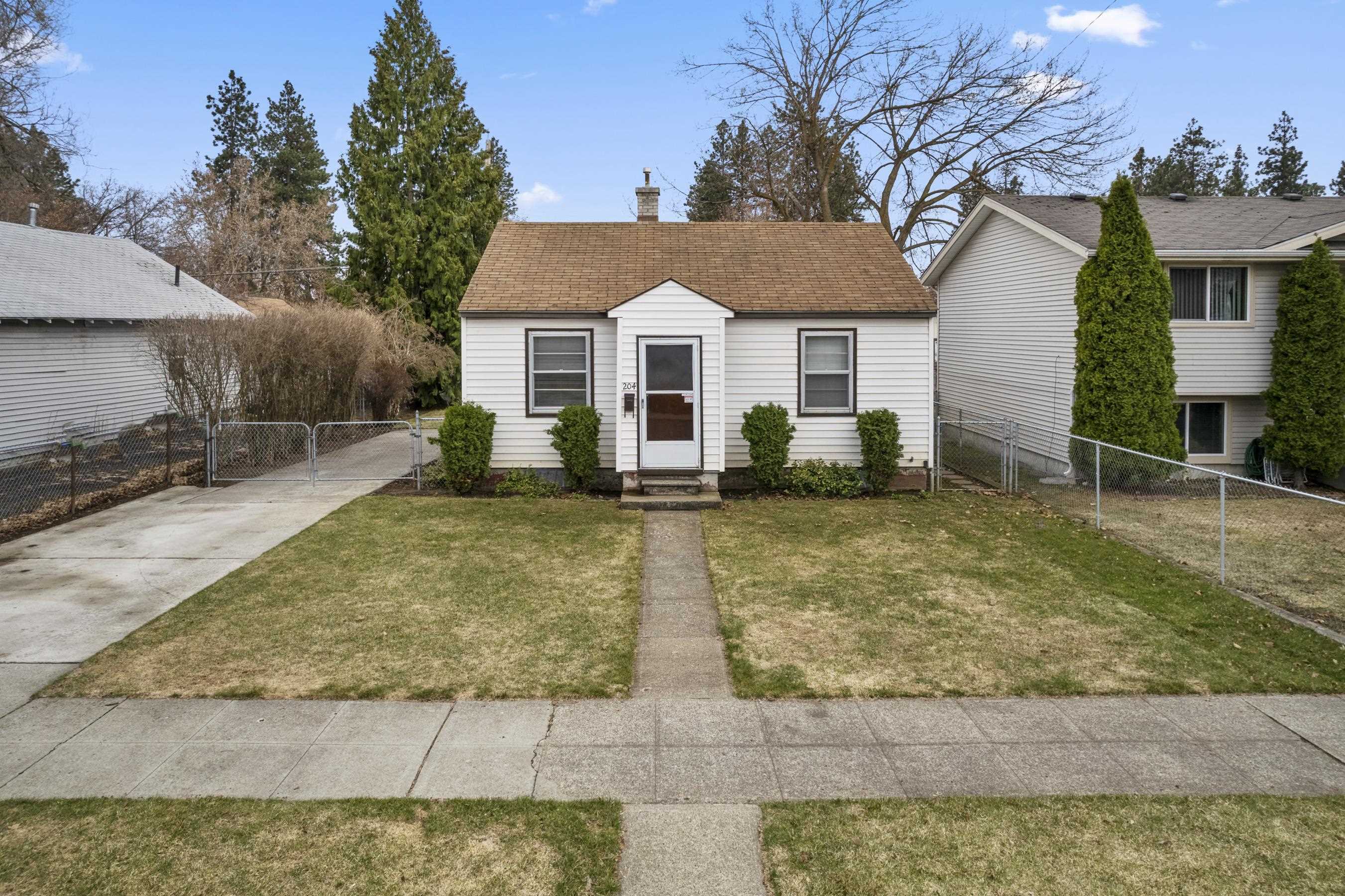 Property Photo: 204 E Rockwell Ave WA 99207