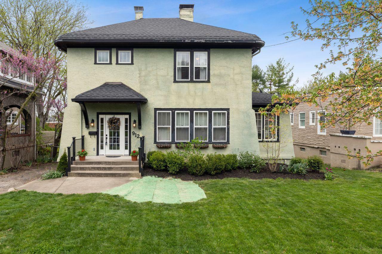 Property Photo:  912 Springfield Pike  OH 45215 