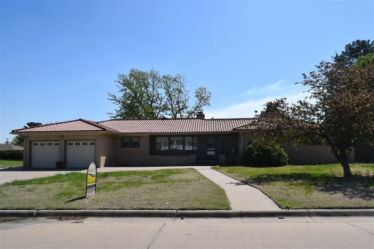 Property Photo: 221 N Ash Street KS 67665-2521