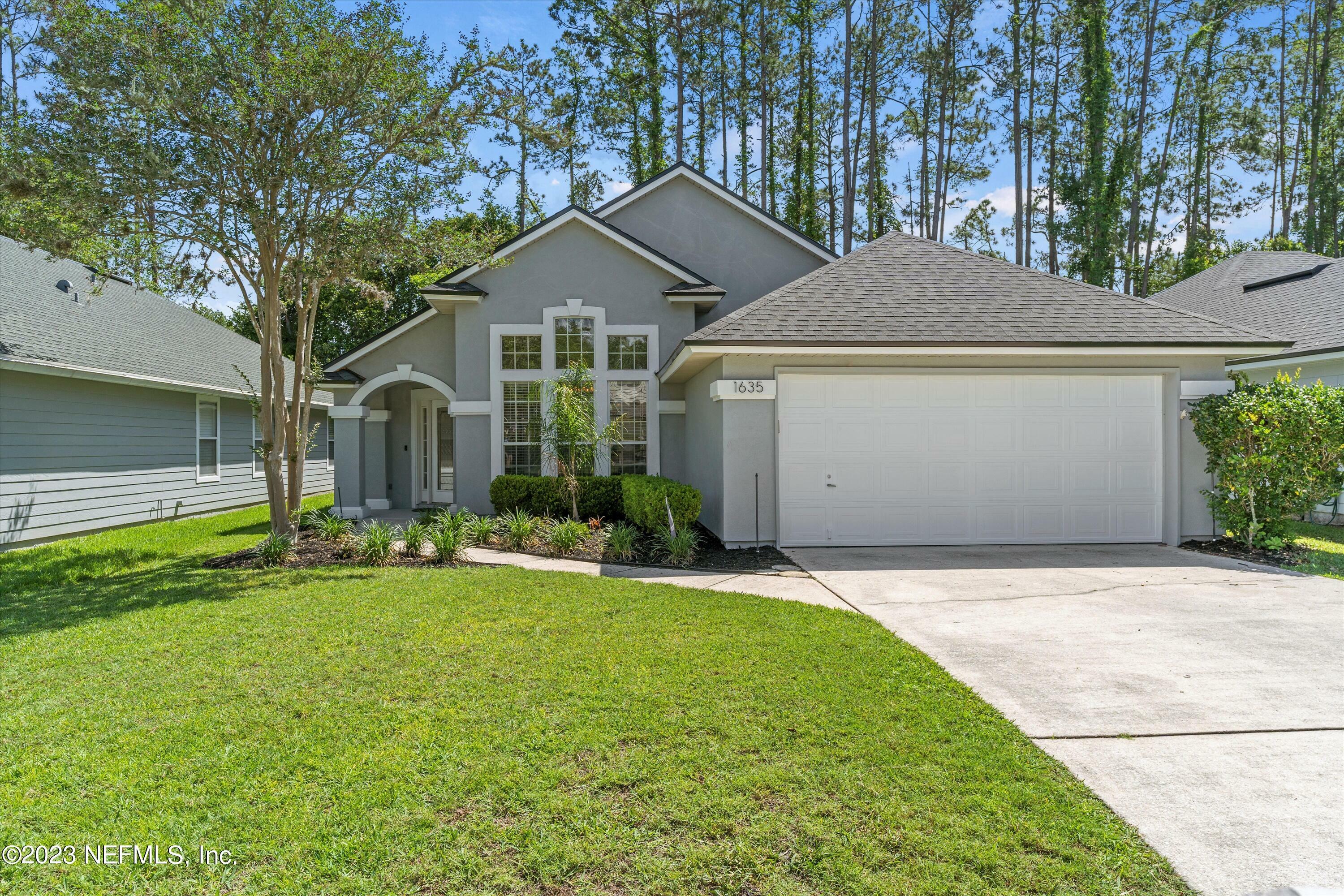 Property Photo:  1635 Highland View Court  FL 32003 