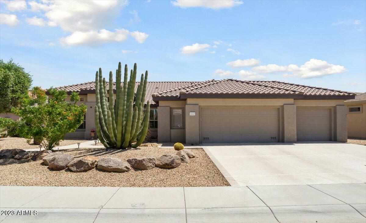 Property Photo: 19665 N Shinnecock Drive AZ 85374