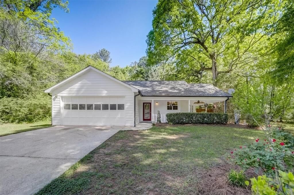 Property Photo: 60 Laurel Way GA 30016