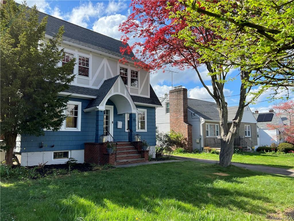 Property Photo:  10 Mohegan Road  NY 10562 