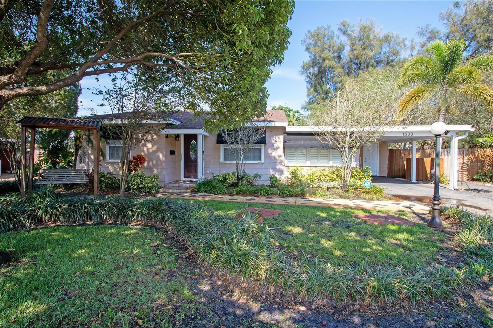 Property Photo: 1533 59th Street N FL 33710
