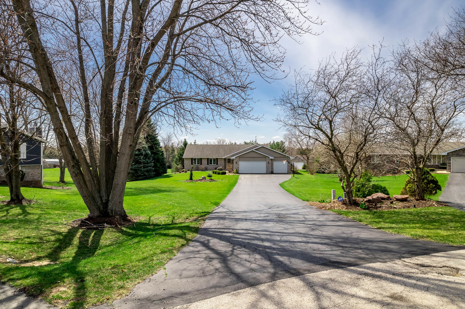 Property Photo:  5577 Shrewsbury Lane  IL 61109 