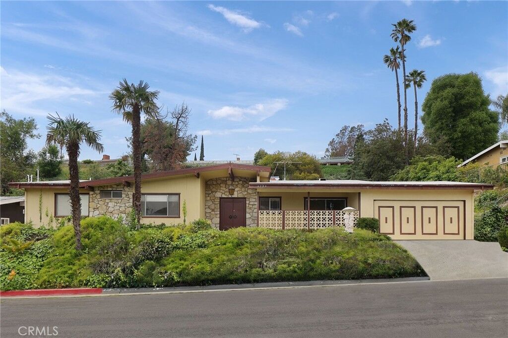 Property Photo:  5739 Wilhelmina Avenue  CA 91367 