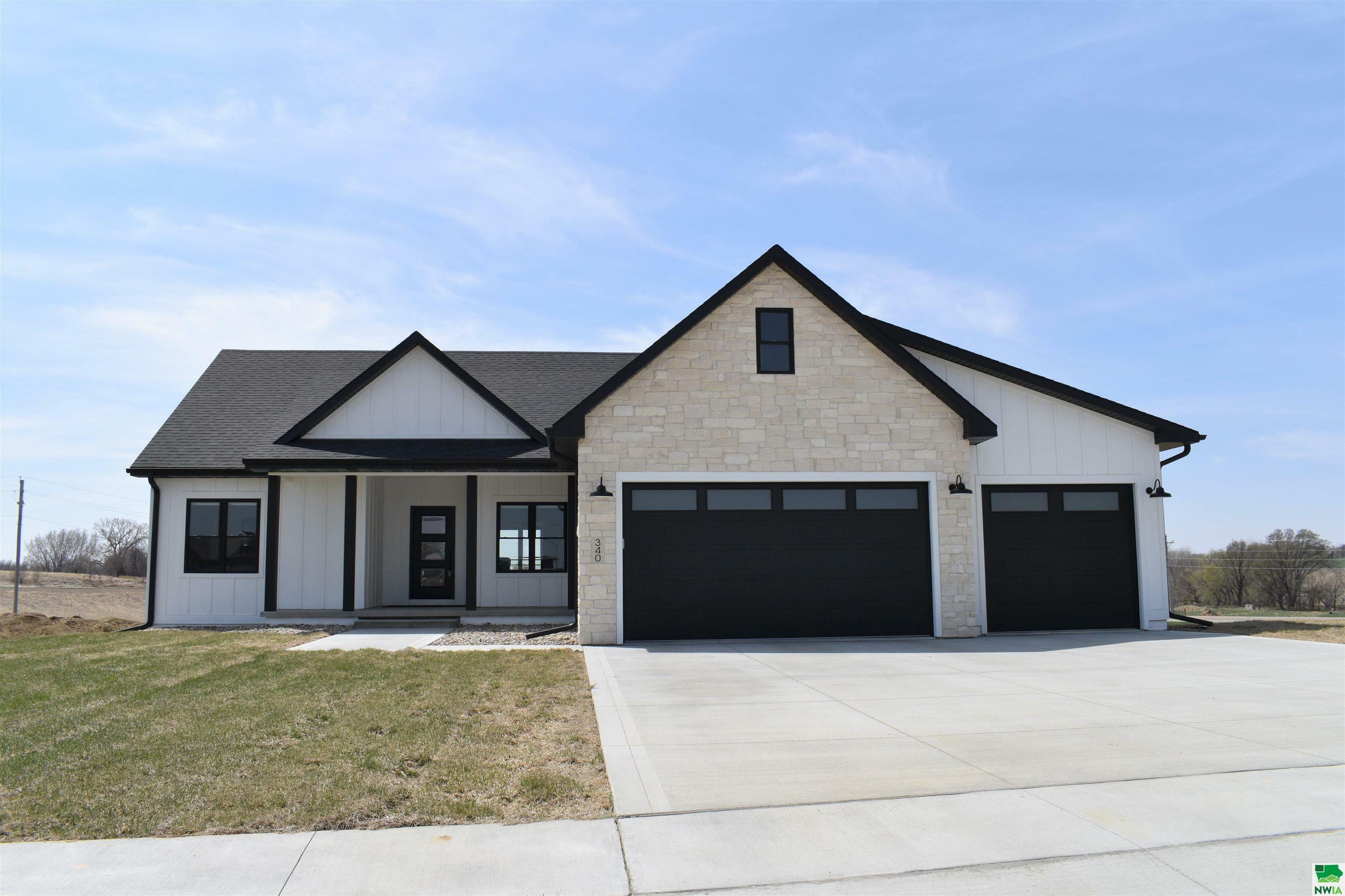 Property Photo:  340 Prairie View Lane  IA 51039 