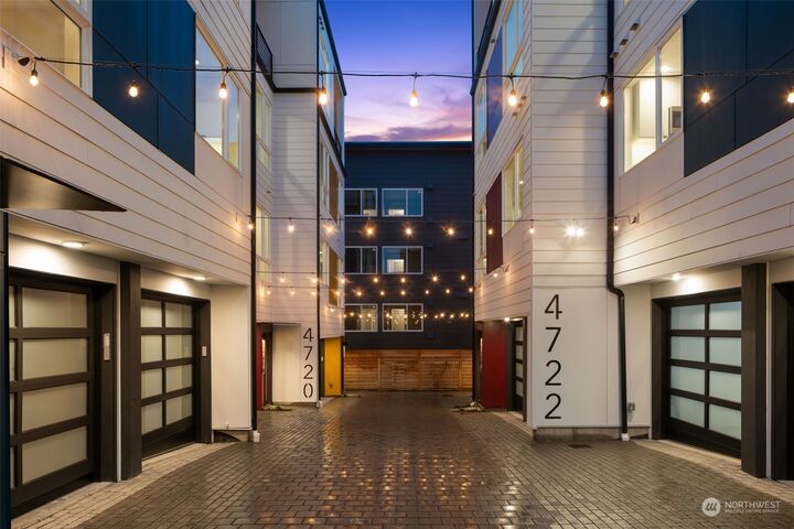 4720 D 38th Avenue S  Seattle WA 98118 photo