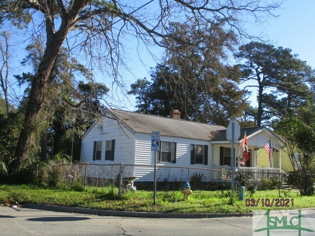 Property Photo:  2104 Greenwood Street  GA 31404 