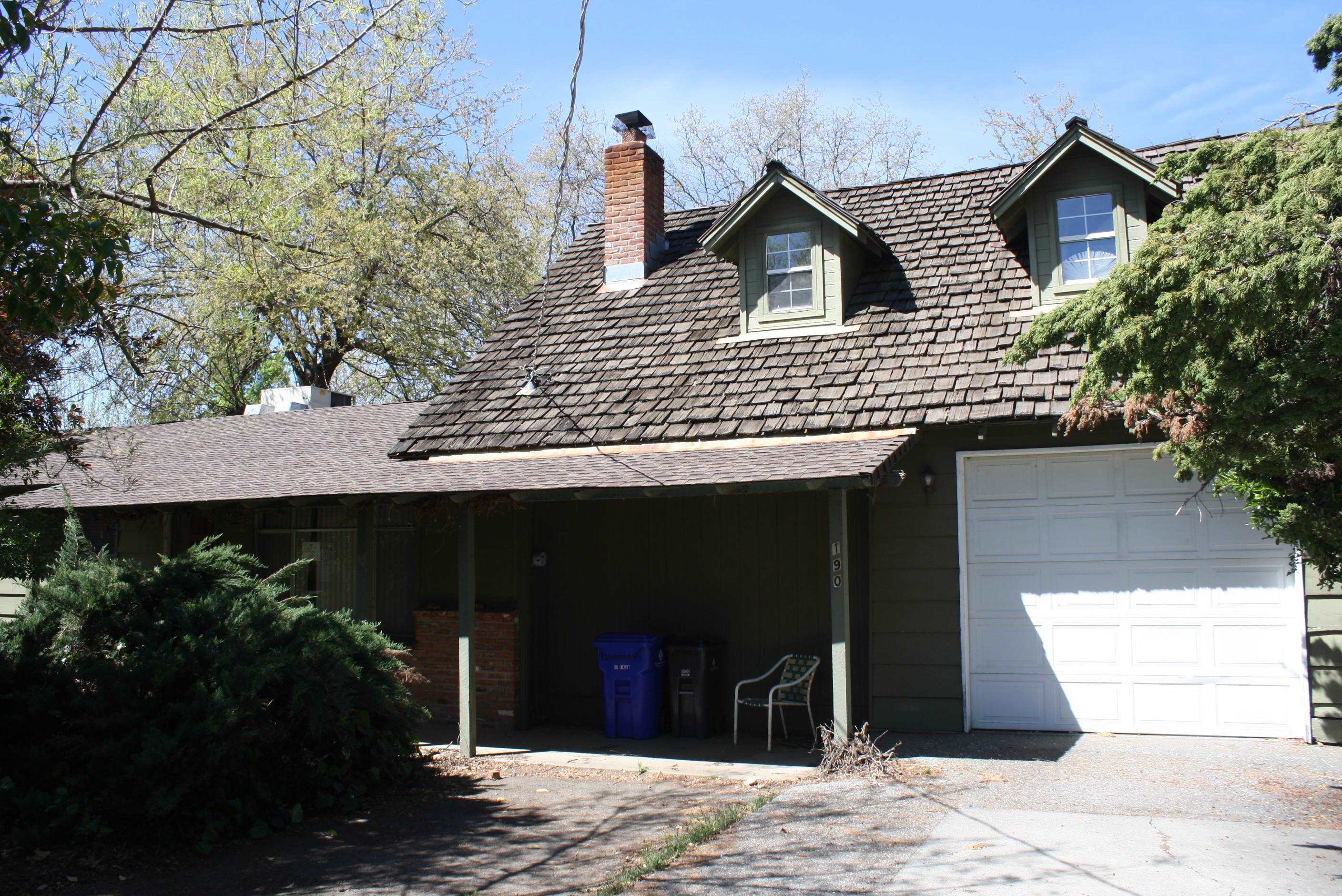 Property Photo:  190 Kaer Ave  CA 96080 