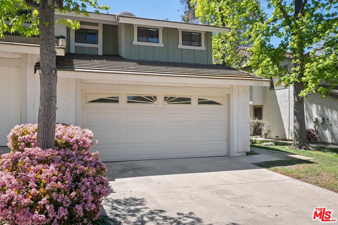 Property Photo:  2570   Calle Abedul  CA 91360 