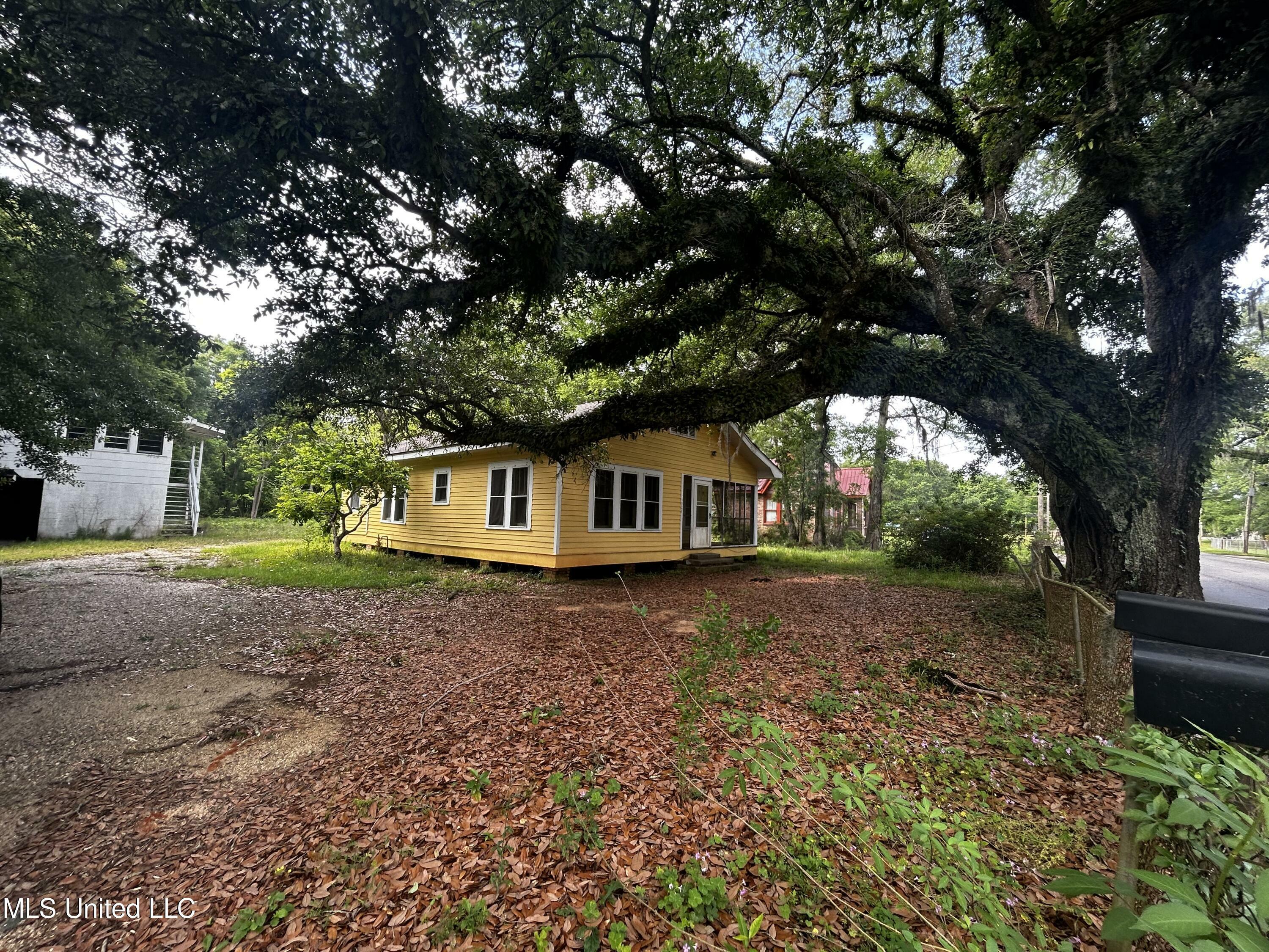 Property Photo:  5024 Elder Street  MS 39563 