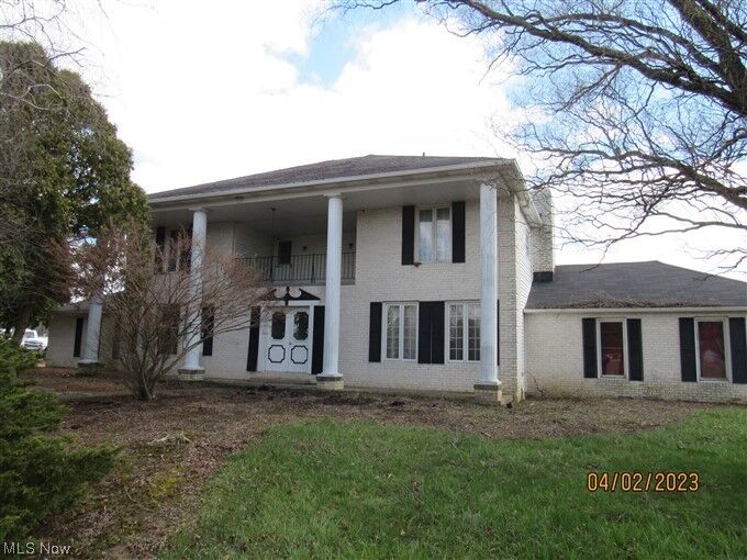 Property Photo: 18893 Vermont Street OH 44044