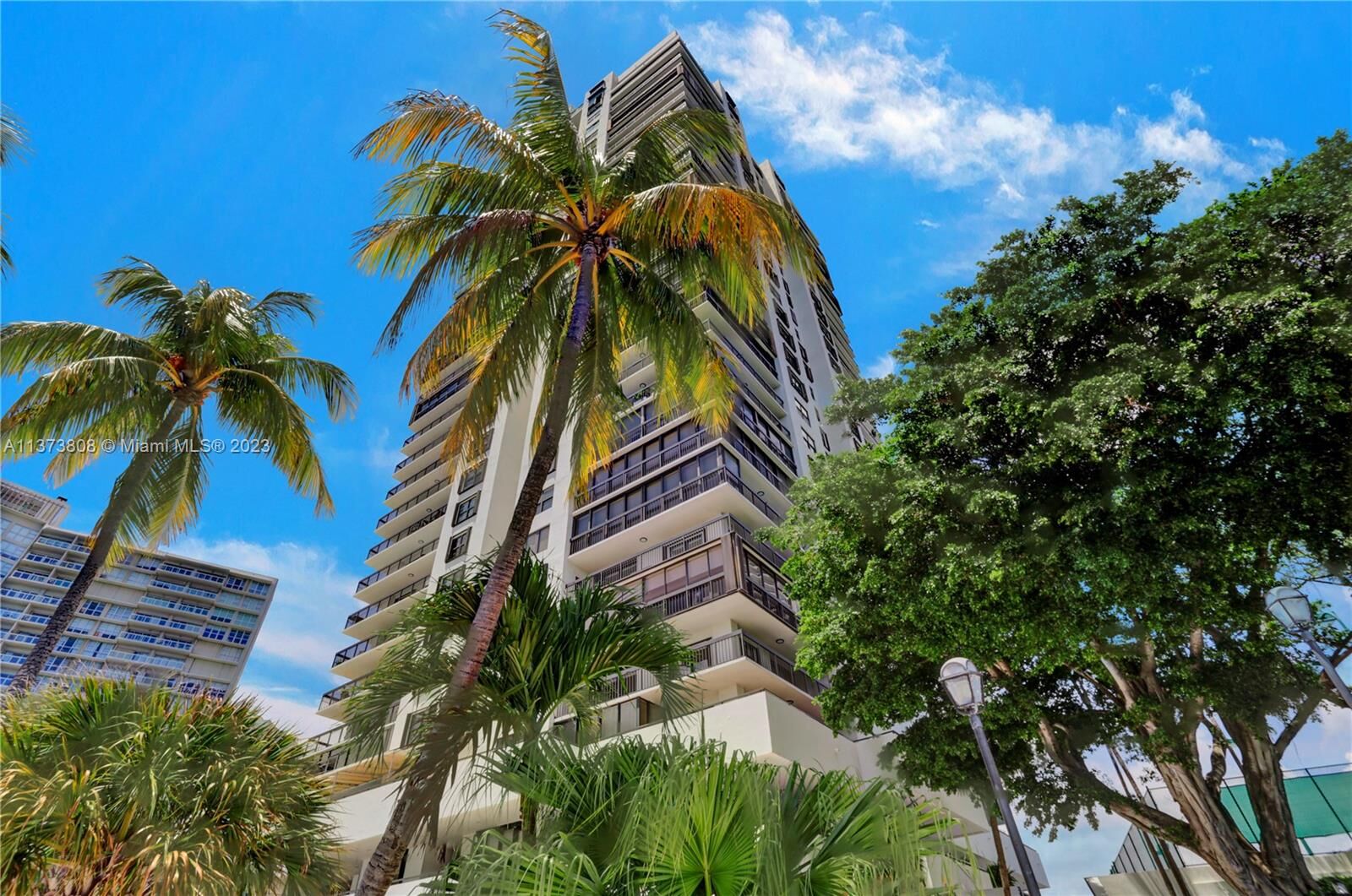 Property Photo:  2333 Brickell Ave 1111  FL 33129 