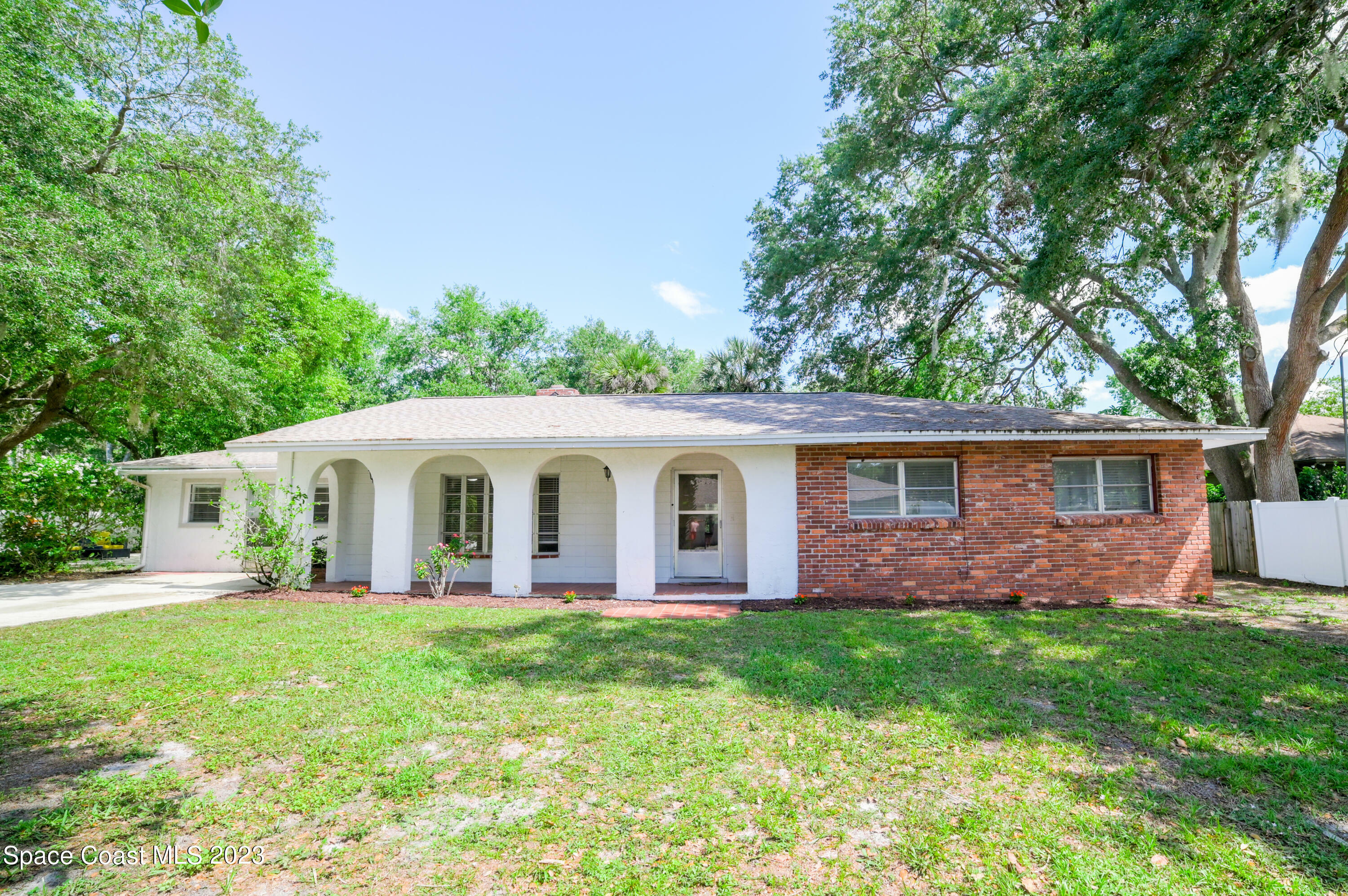 Property Photo:  3000 Eads Court  FL 32780 