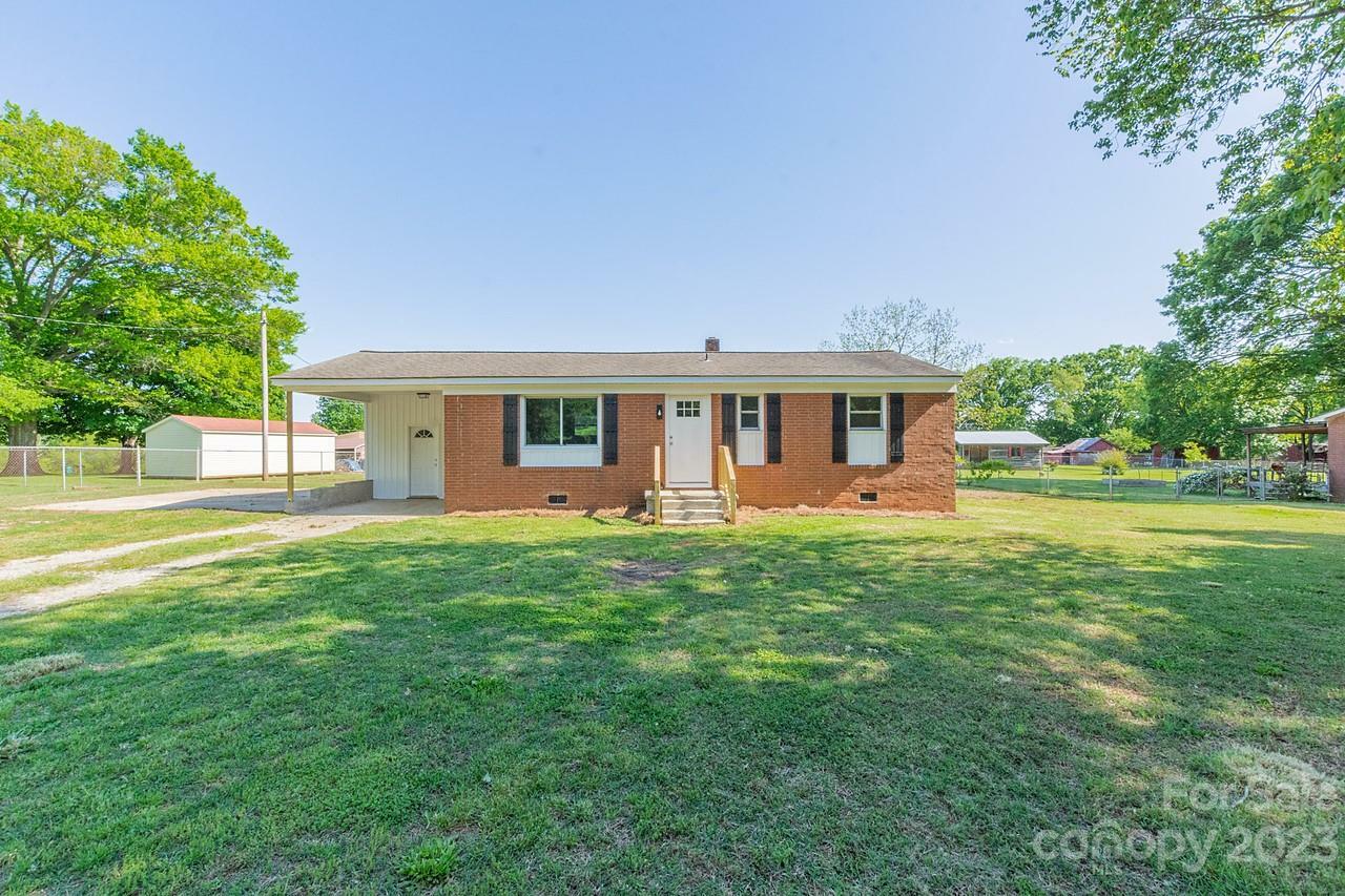 Property Photo: 157 Front Street 12 NC 27295
