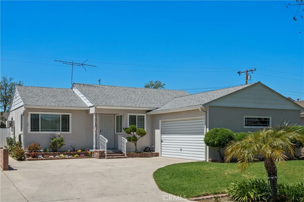 Property Photo:  6141 Fanwood Avenue  CA 90713 