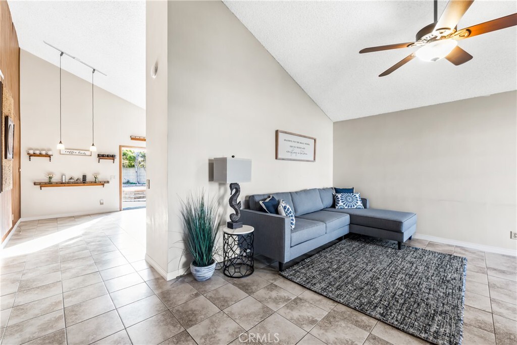 Property Photo: 5336 Horsham Avenue CA 92683