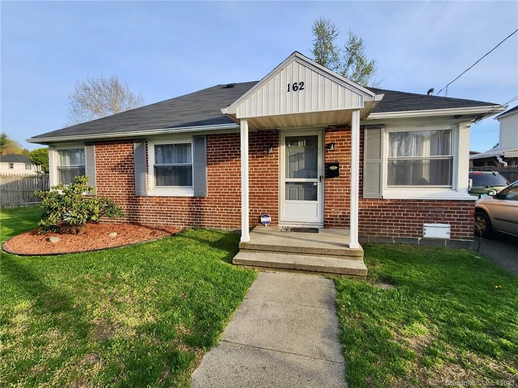 Property Photo:  162 Manila Street  CT 06610 