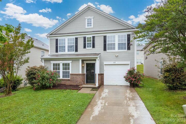 3119 Bennett Neely Lane  Charlotte NC 28269 photo