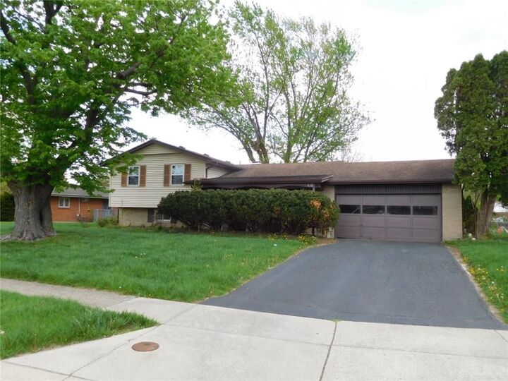 416 Katy Lane  Englewood OH 45322 photo