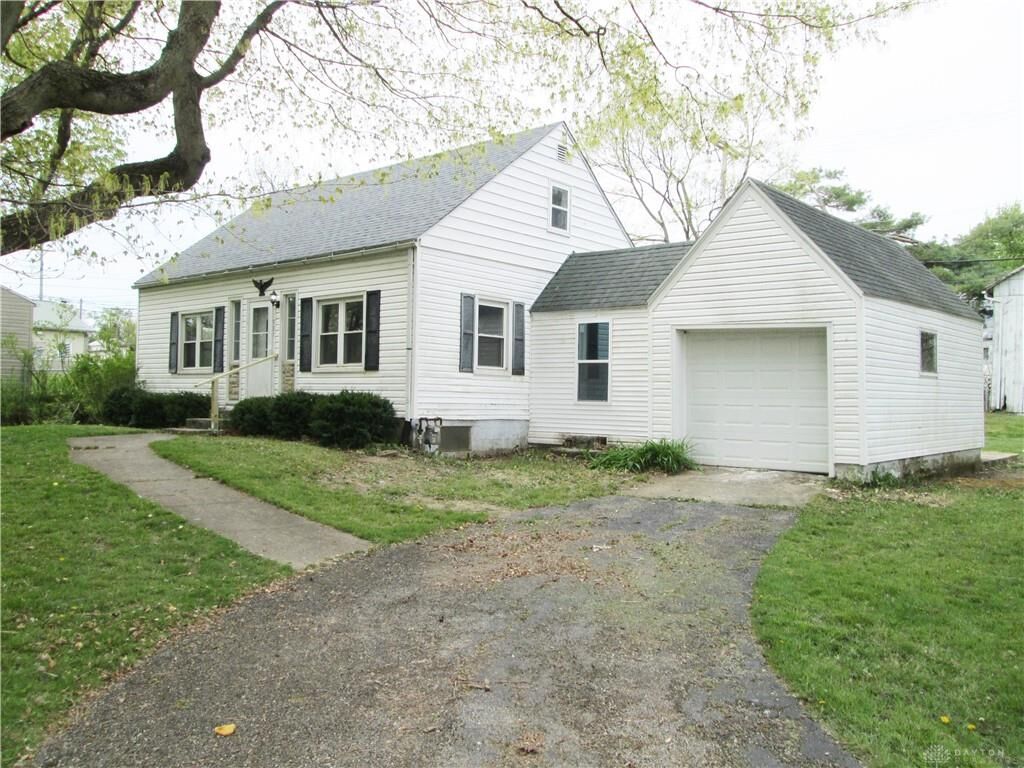 House for sale in Lewisburg 927 N Commerce Street, Lewisburg, OH 45338