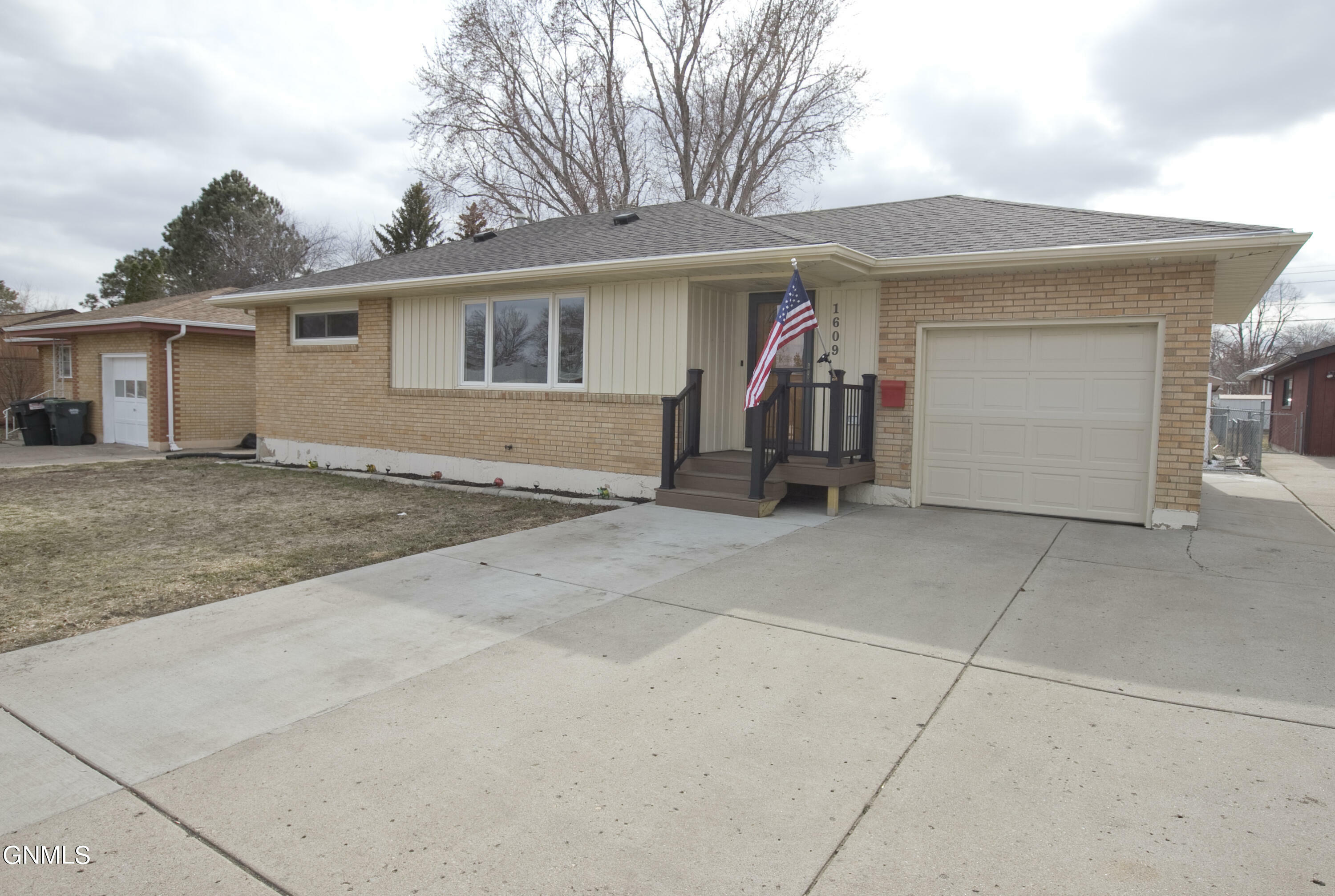 Property Photo:  1609 Linda Drive NW  ND 58554 