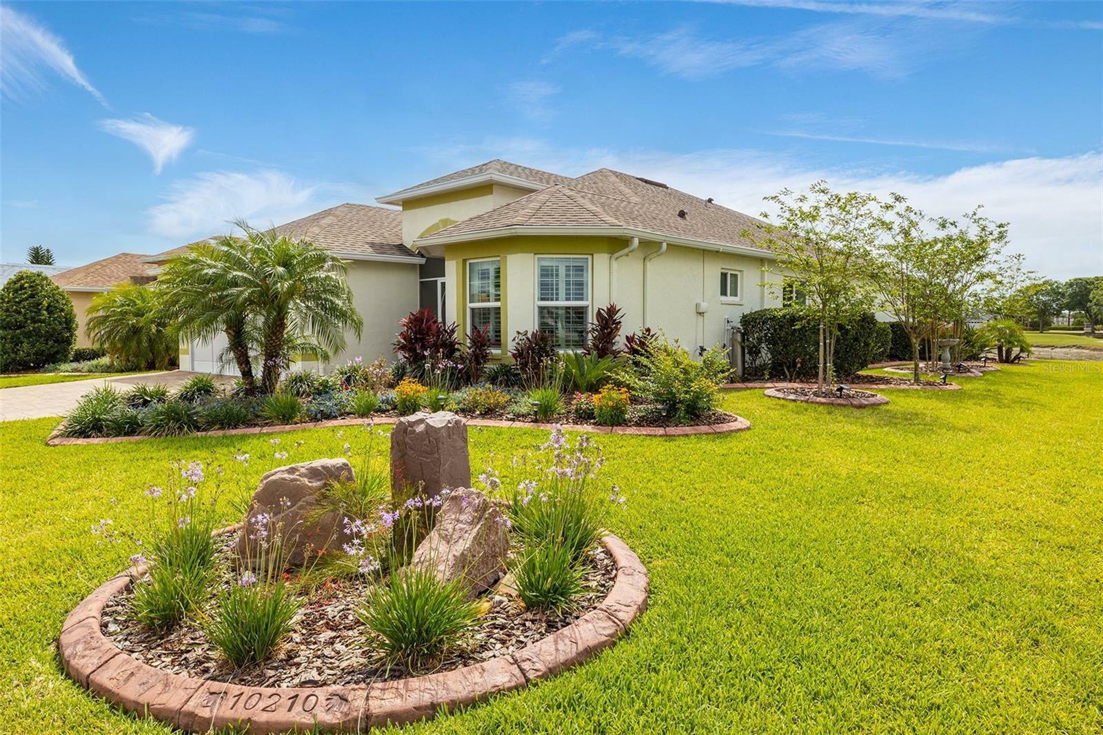 Property Photo:  10210 Buncombe Way  FL 33576 