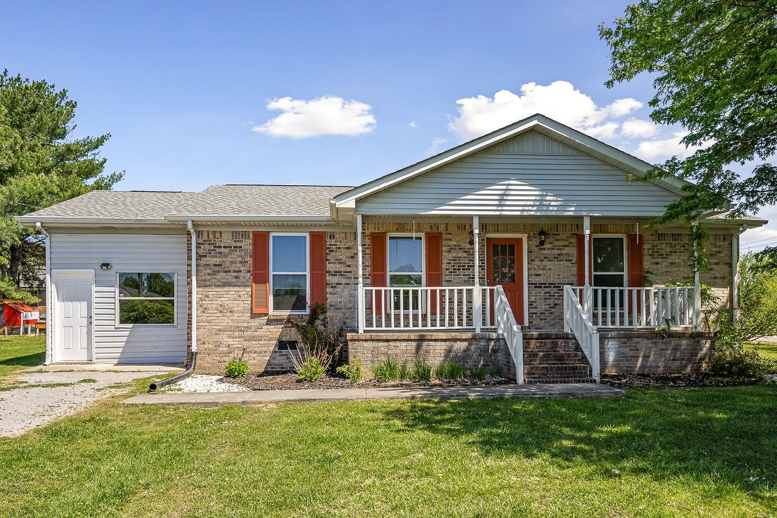 Property Photo:  604 Ginger Dr  TN 37166 