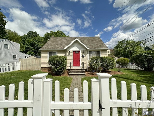 Property Photo:  28 Magnolia Avenue  NJ 07642 