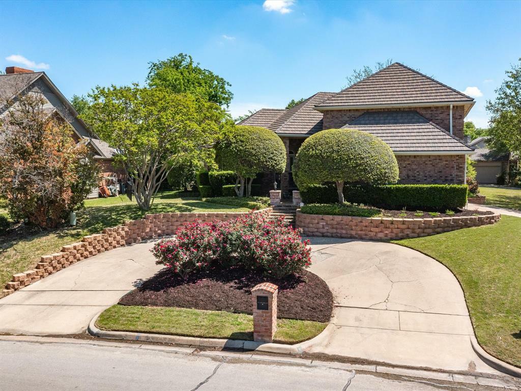 Property Photo: 1201 Findlay Drive TX 76012