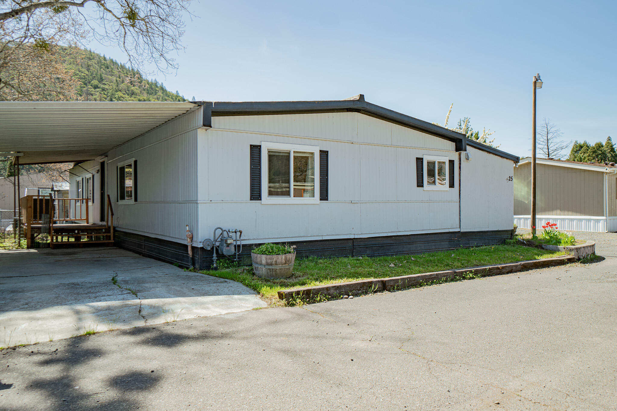 Property Photo: 742 Second Avenue 25 OR 97525
