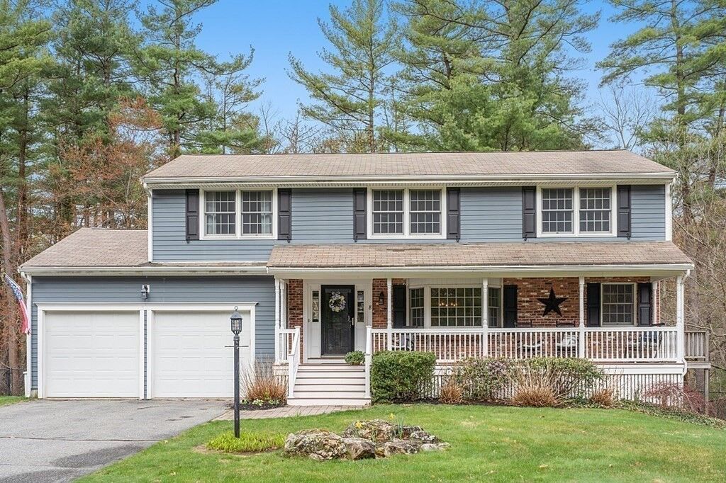 Property Photo:  8 Garfield Lane West  MA 01810 