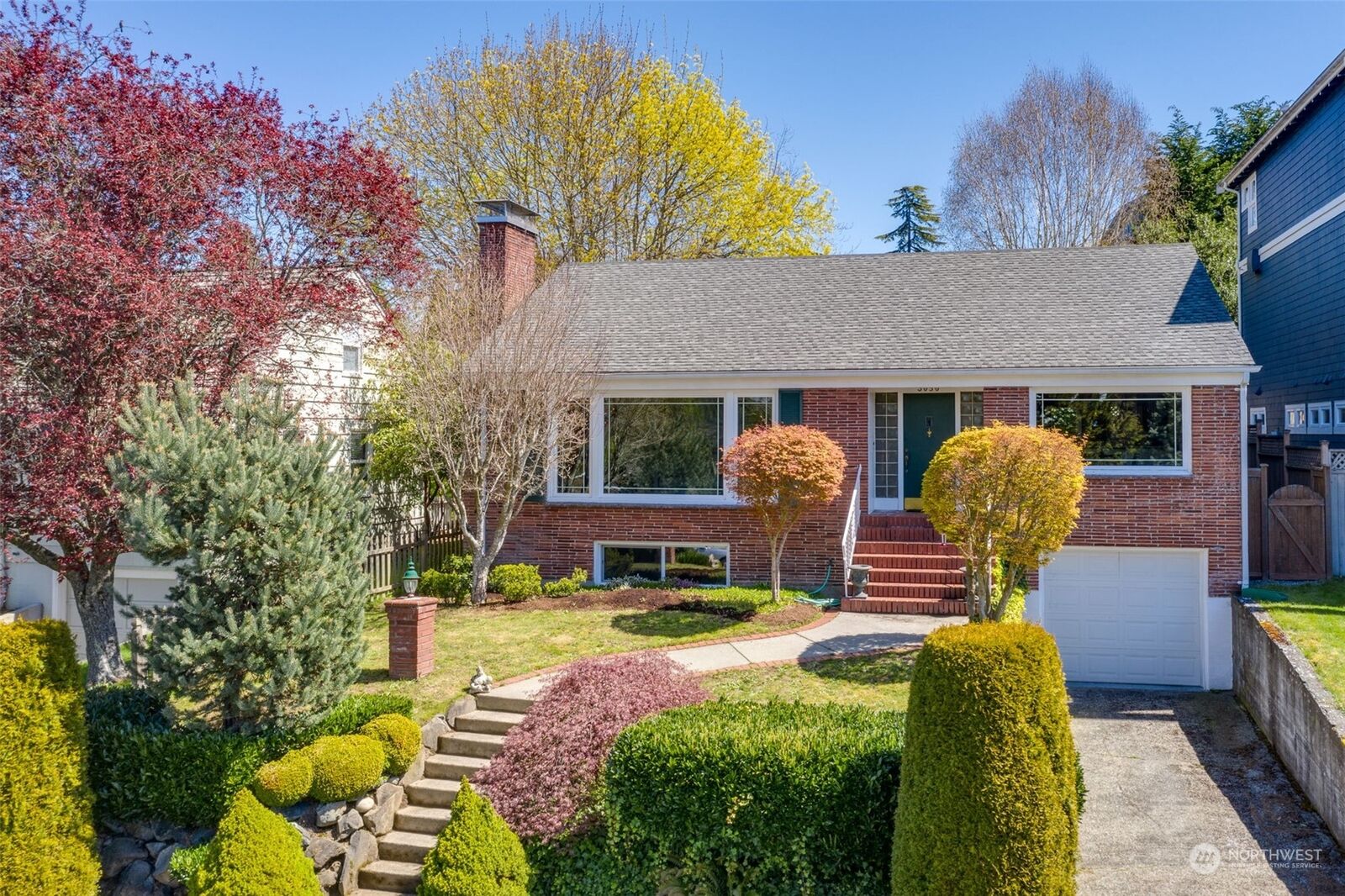 Property Photo:  3050 43rd Avenue W  WA 98199 