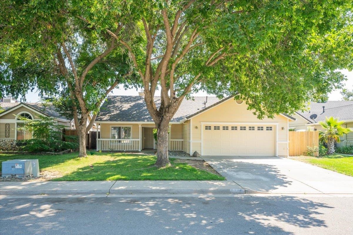 Property Photo:  204 Aspen Way  CA 96080 