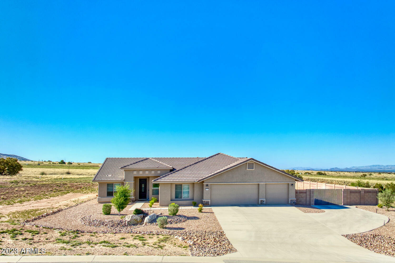 Property Photo: 6676 E Saddlehorn Circle AZ 85615