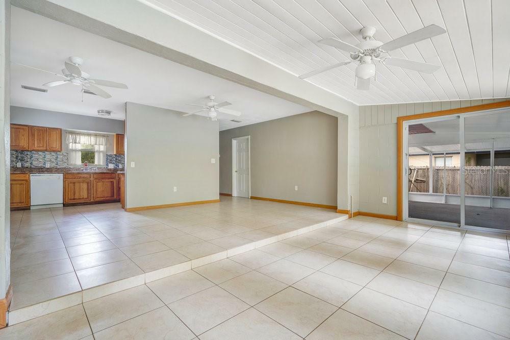 Property Photo:  1108 Lee St  FL 34748 