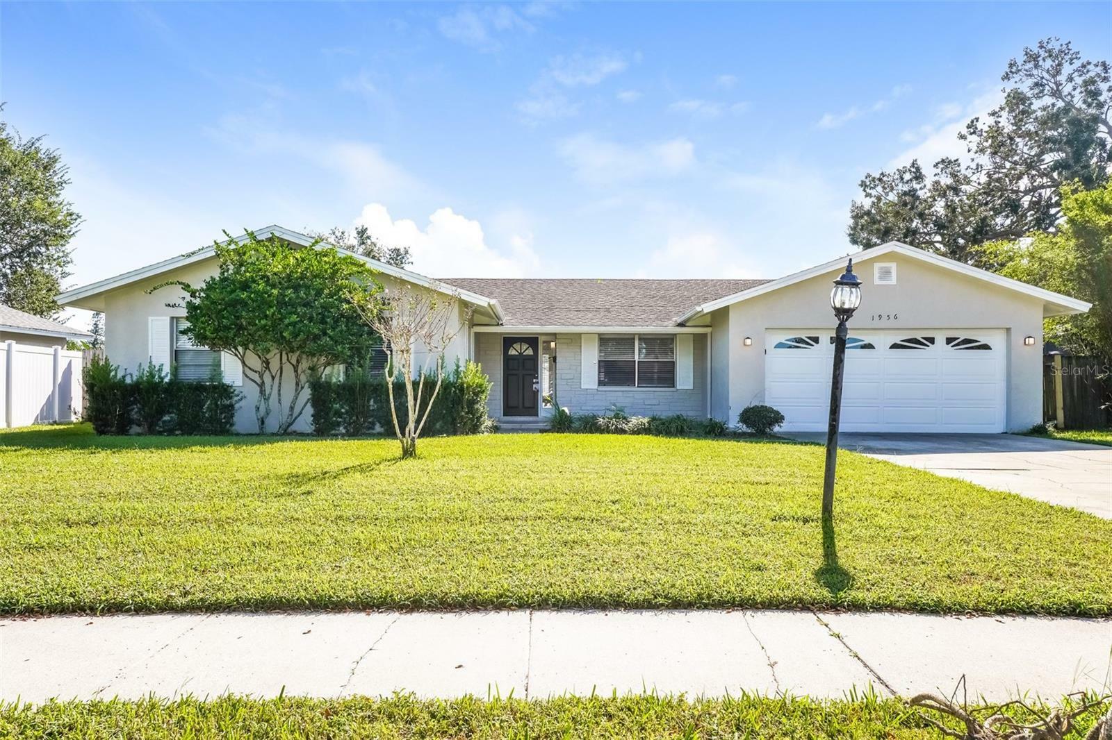 Property Photo:  1956 King Arthurs Court  FL 32792 