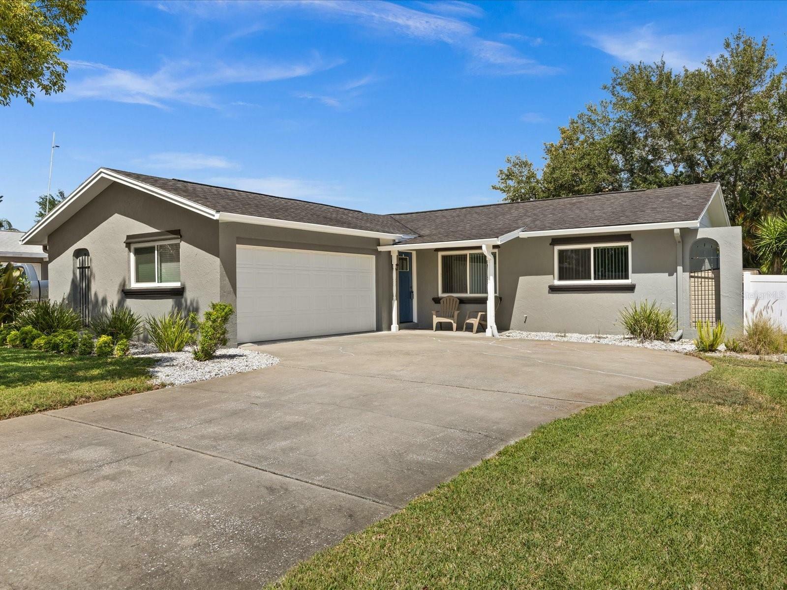 Property Photo:  1715 Cromwell Drive  FL 34689 