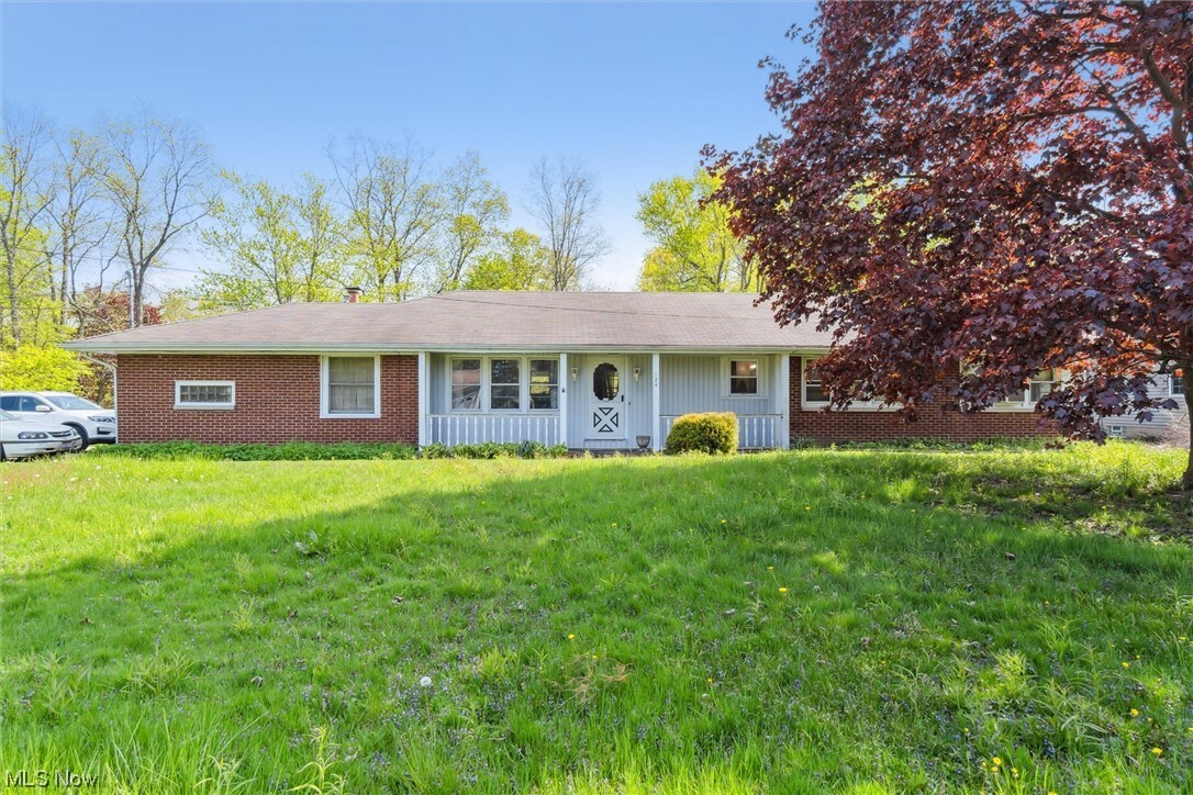 Property Photo:  724 Knollwood Drive  OH 44004 