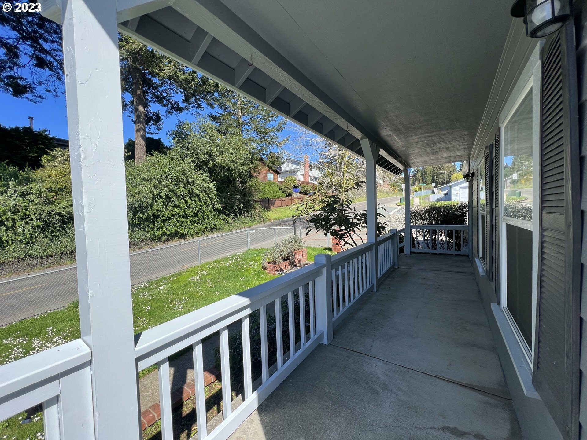 Property Photo:  808 5th St  OR 97415 