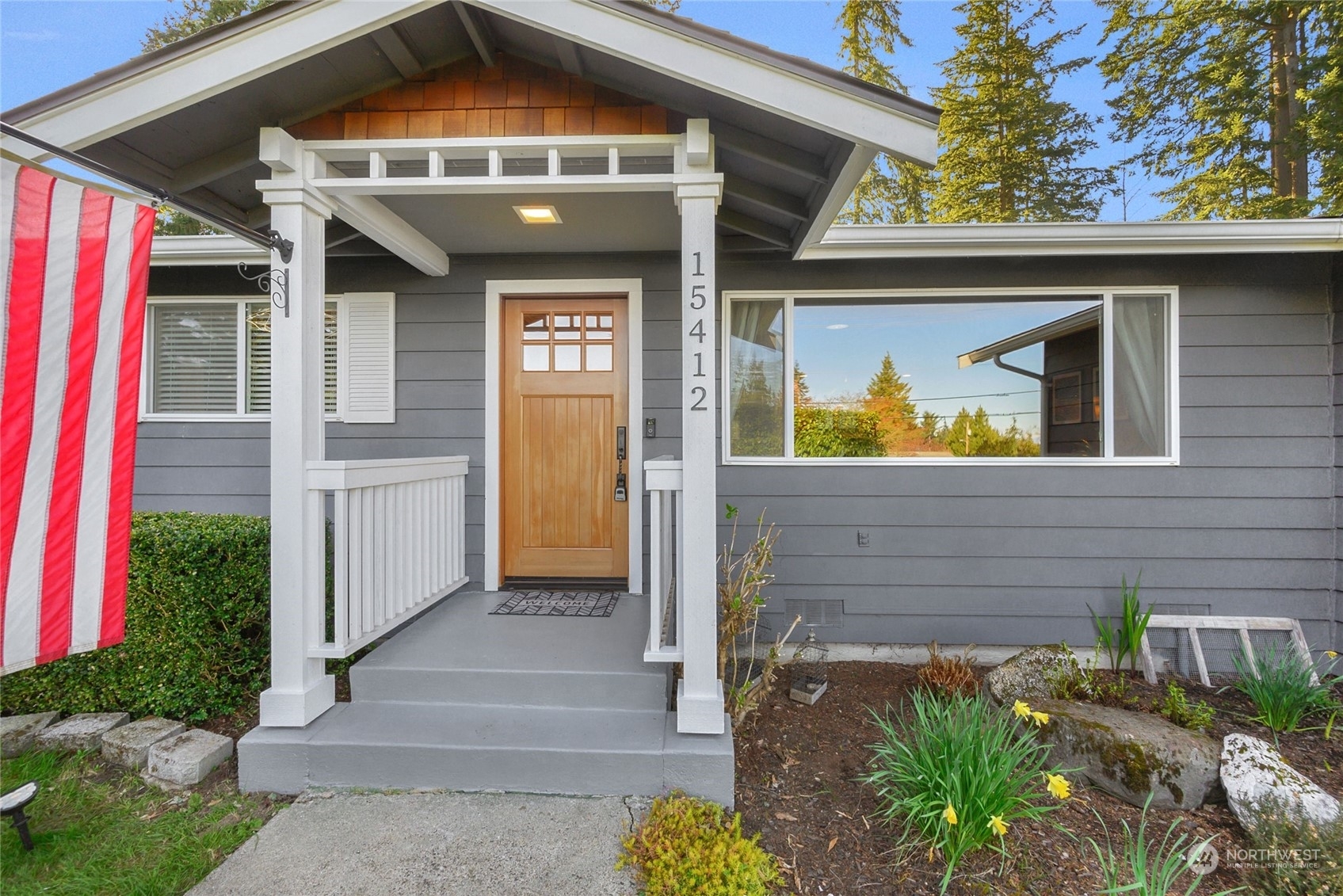 Property Photo:  15412 Cascadian Way  WA 98087 