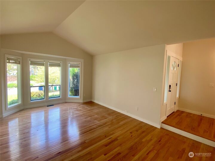 Property Photo: 650 Jasmine Place NW WA 98027